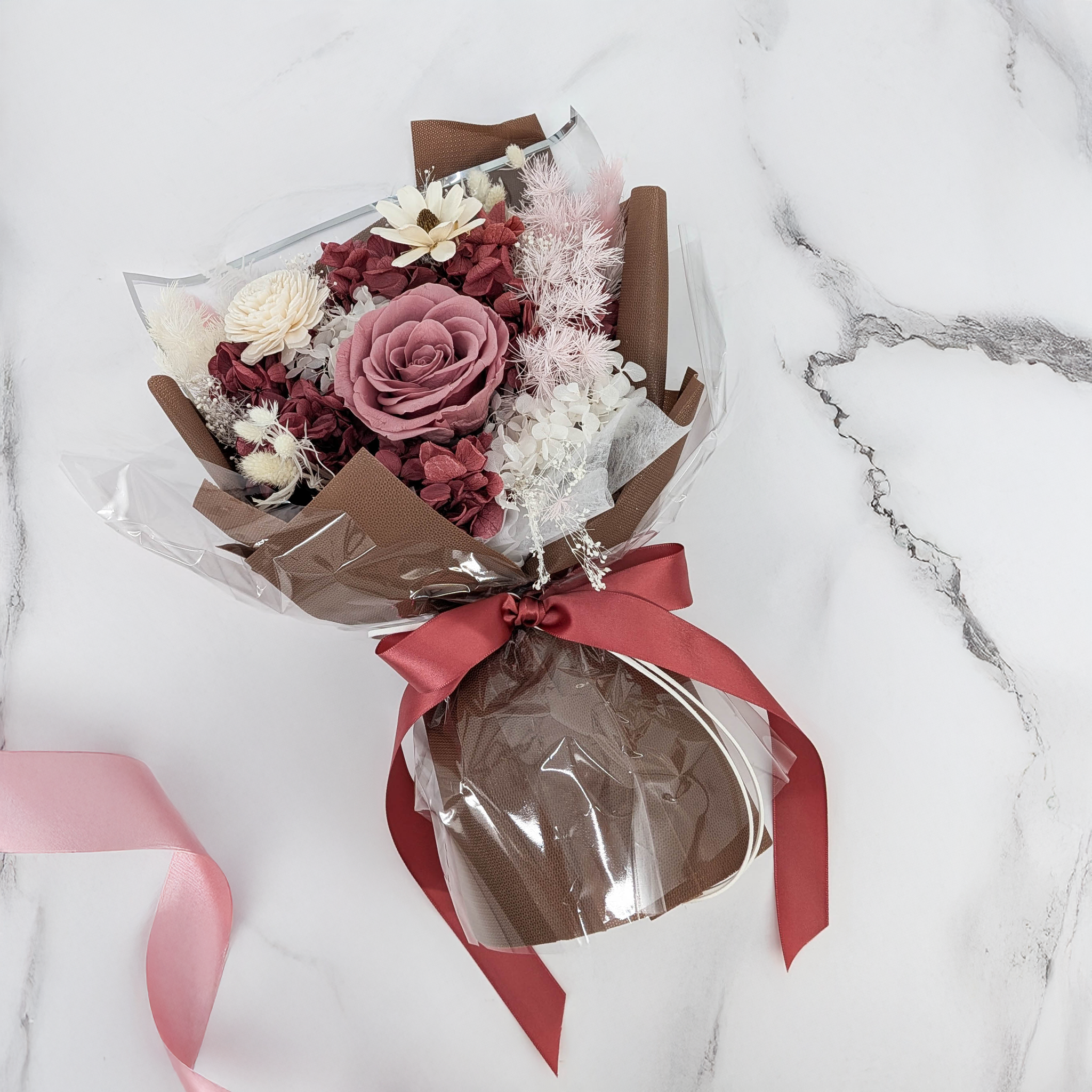 Prémiová kytice v krabičce – EVERGIVE – A Lasting Gesture – Soft Blush