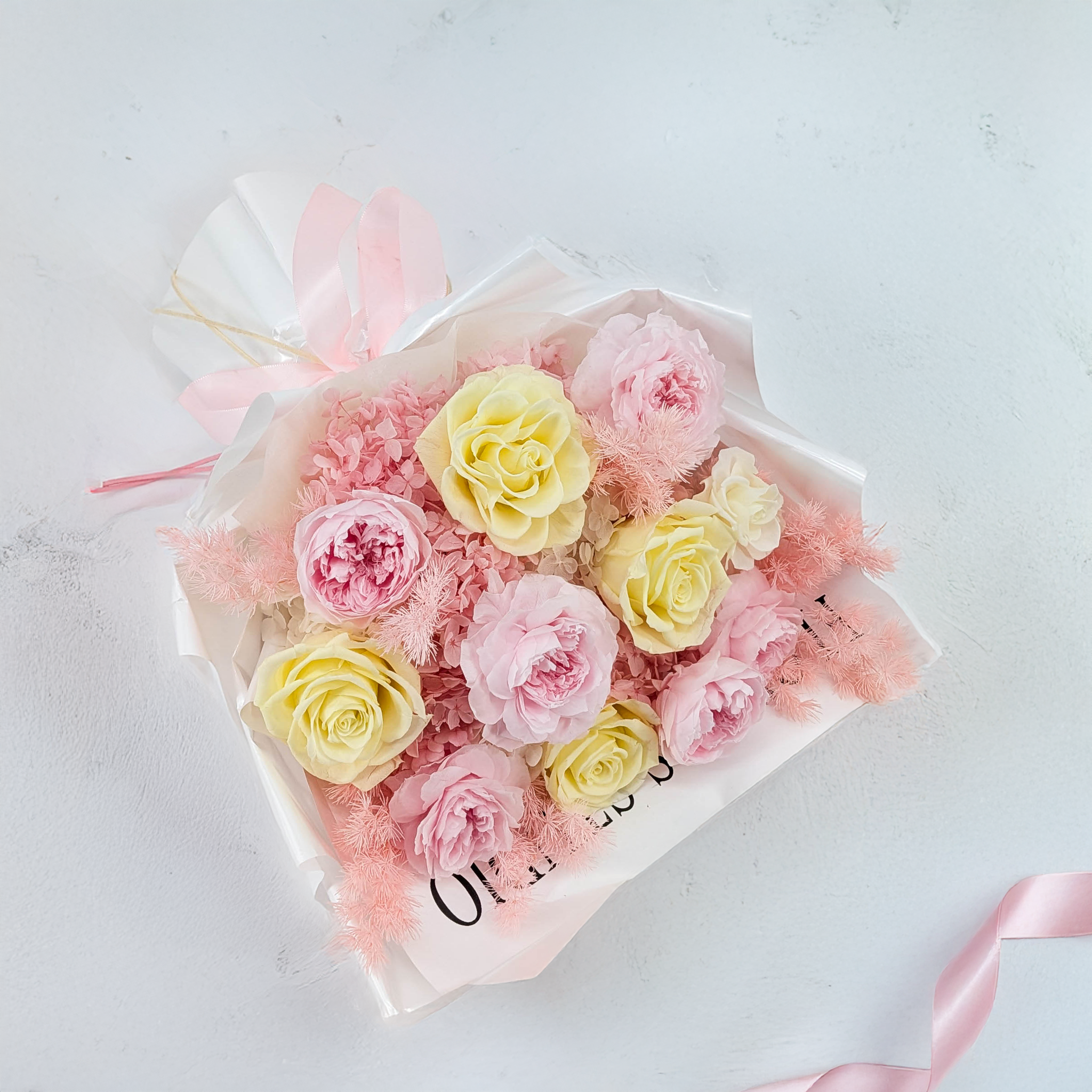 Prémiová kytice v krabičce - EVERGIVE – A Lasting Gesture – Belle Majesty