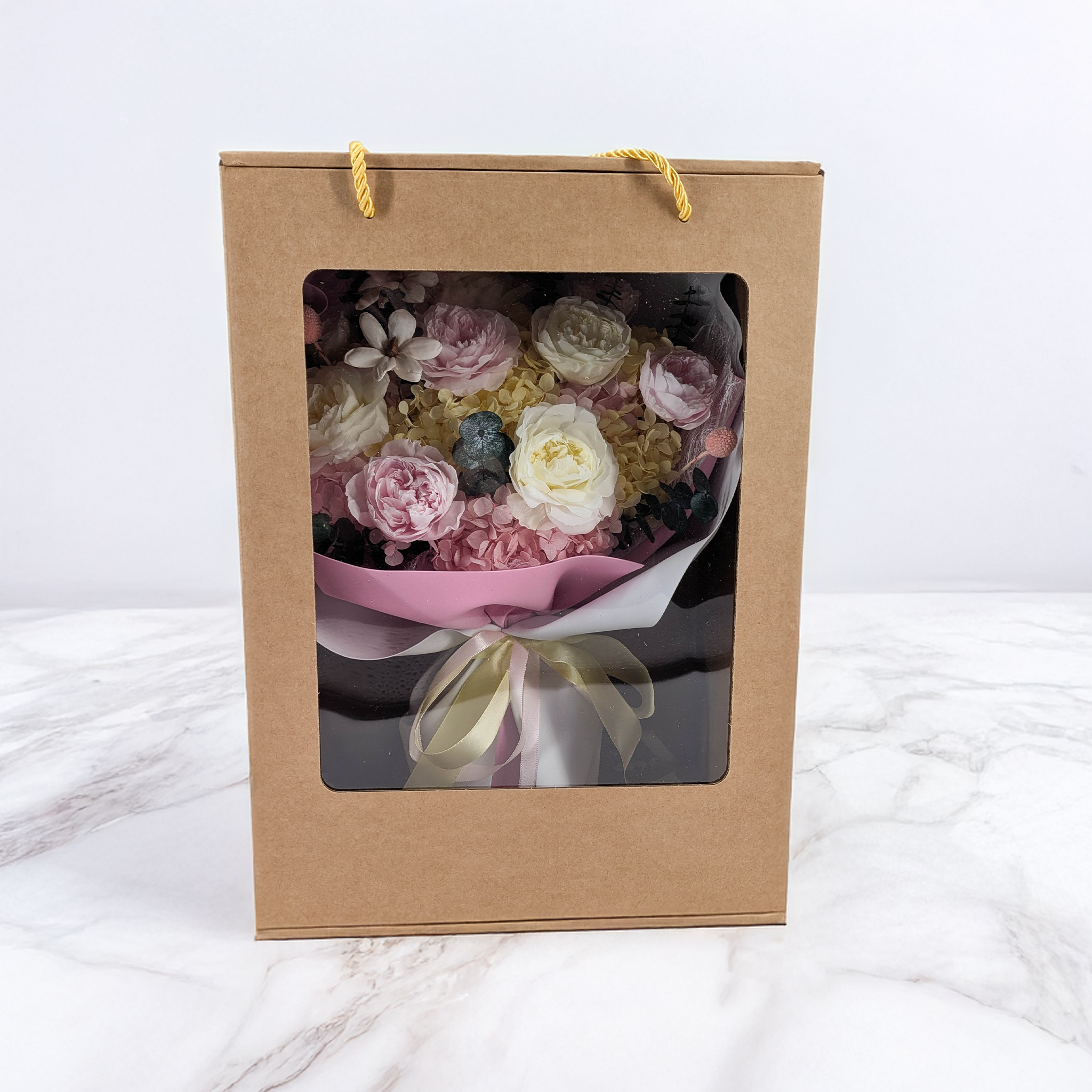 Prémiová kytice v krabičce – EVERGIVE – A Lasting Gesture – Pearl Royal