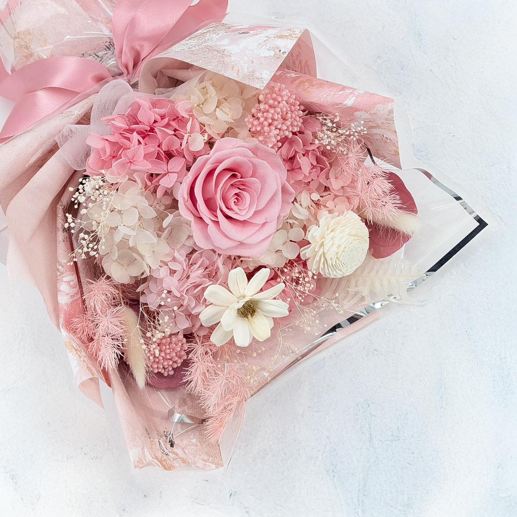 Prémiová kytice v krabičce – EVERGIVE – A Lasting Gesture – Pink Blush