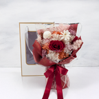 Prémiová kytice v krabičce – EVERGIVE – A Lasting Gesture – Red Blush