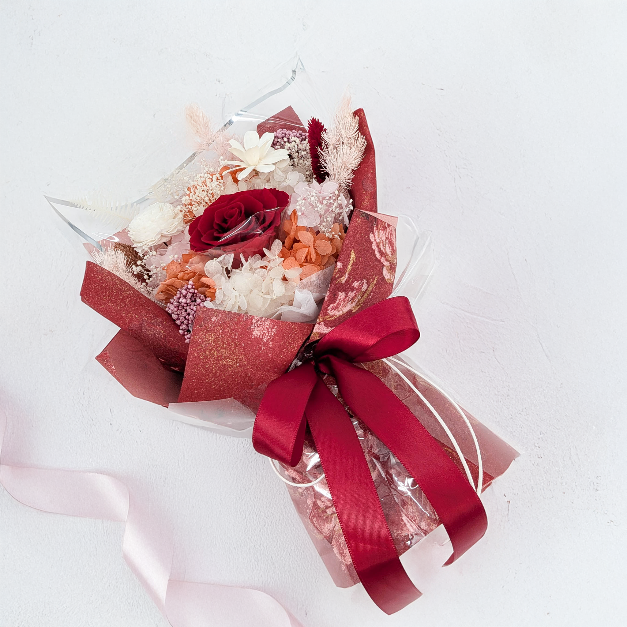Prémiová kytice v krabičce – EVERGIVE – A Lasting Gesture – Red Blush