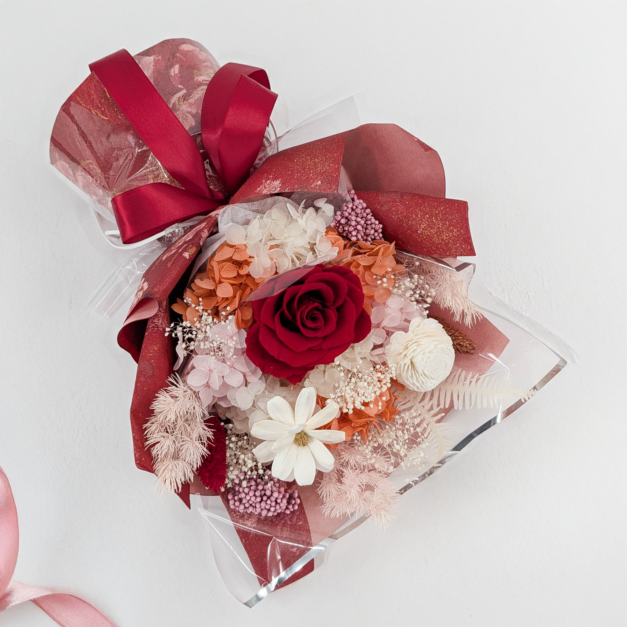 Prémiová kytice v krabičce – EVERGIVE – A Lasting Gesture – Red Blush