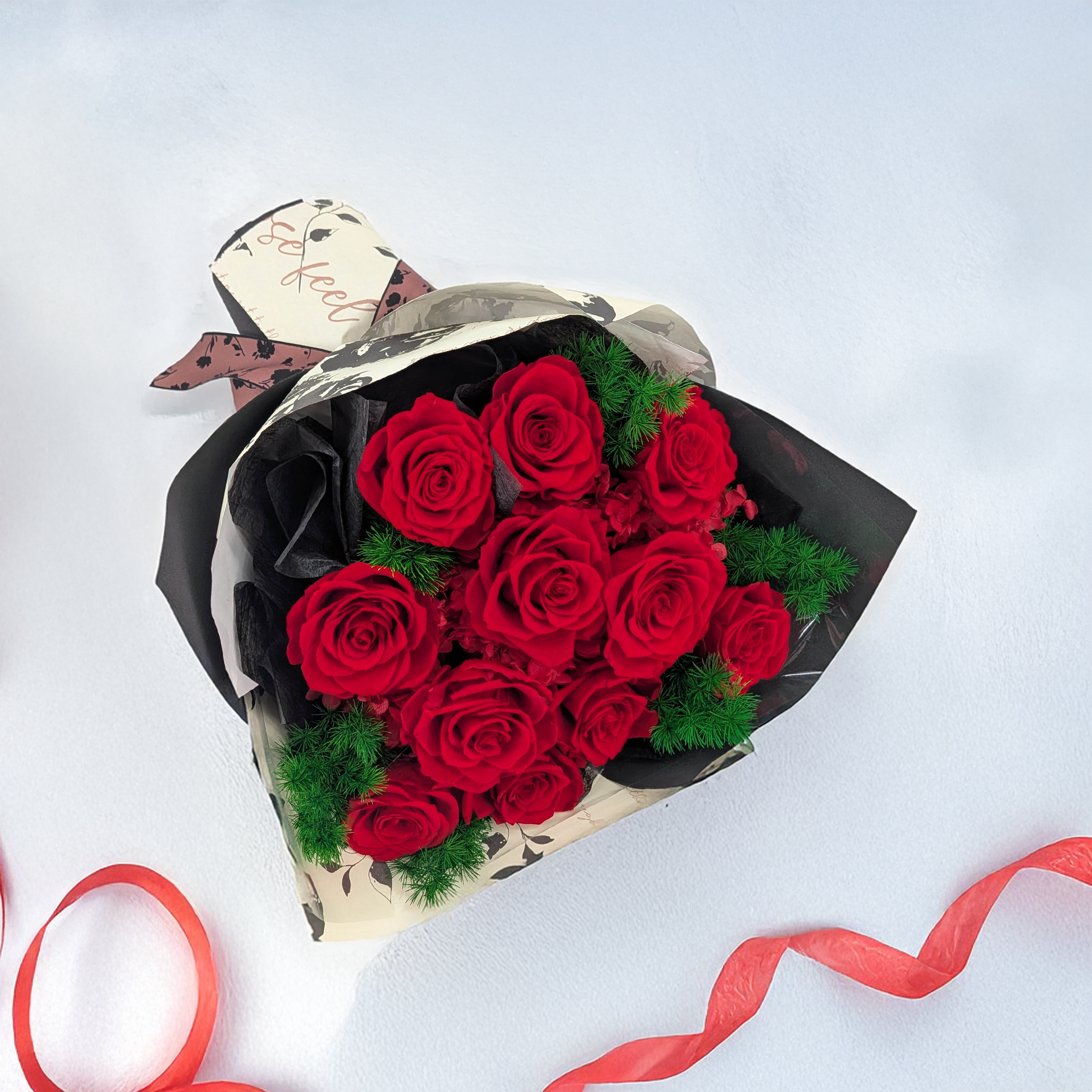 Prémiová kytice v krabičce - EVERGIVE – A Lasting Gesture – Ruby Devotion