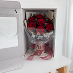 Prémiová kytice v krabičce - EVERGIVE – A Lasting Gesture – Ruby Timeless