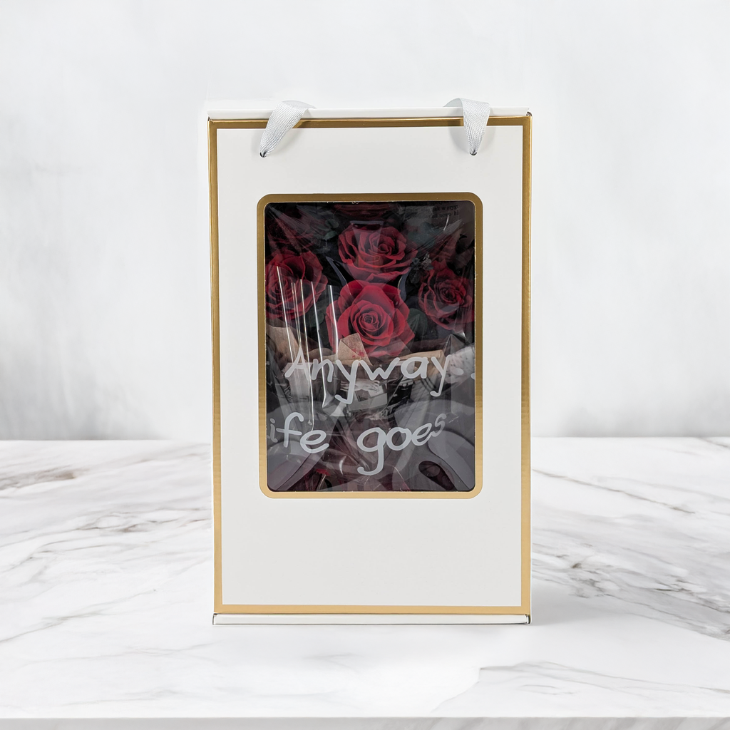 Prémiová kytice v krabičce - EVERGIVE – A Lasting Gesture – Ruby Timeless