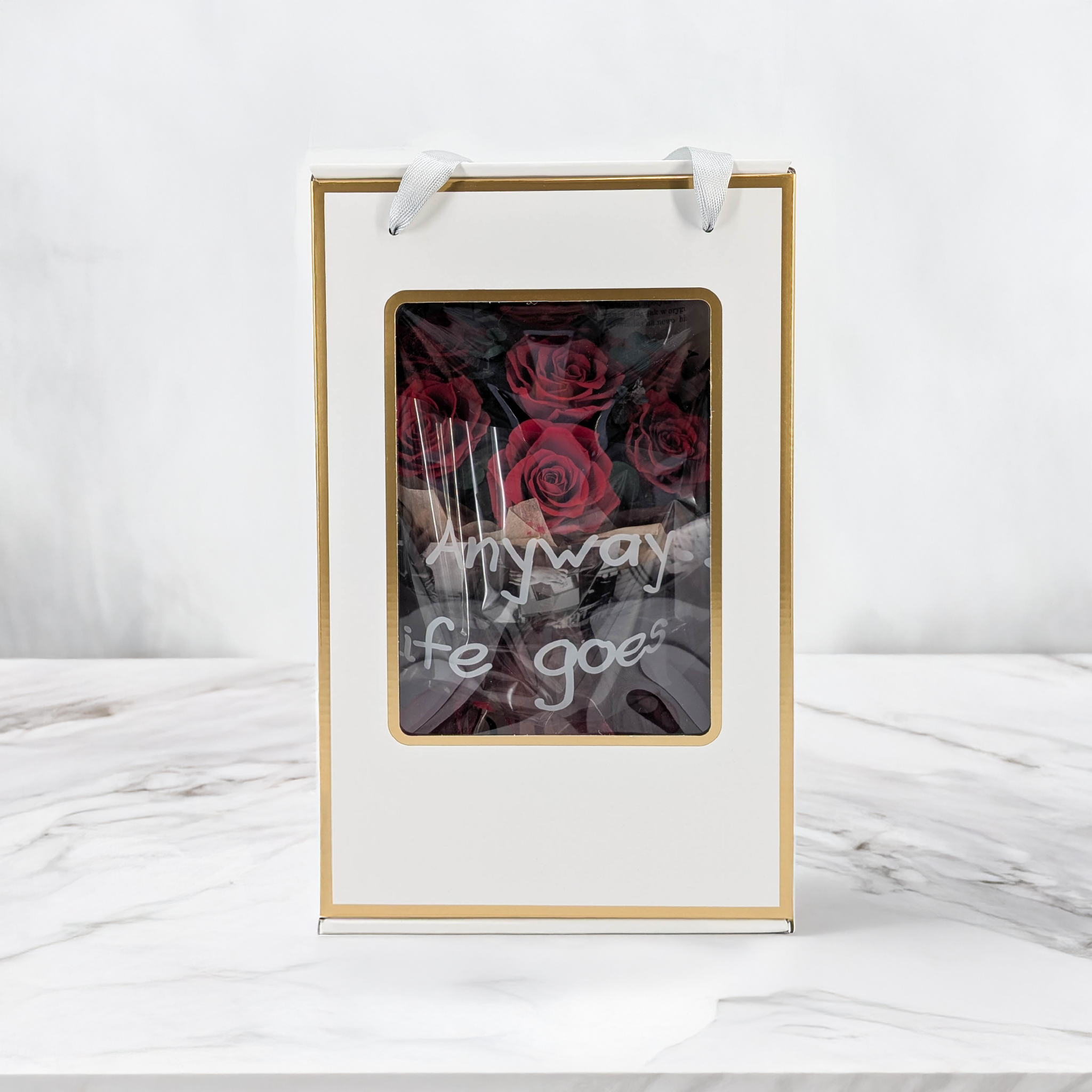 Prémiová kytice v krabičce - EVERGIVE – A Lasting Gesture – Ruby Timeless