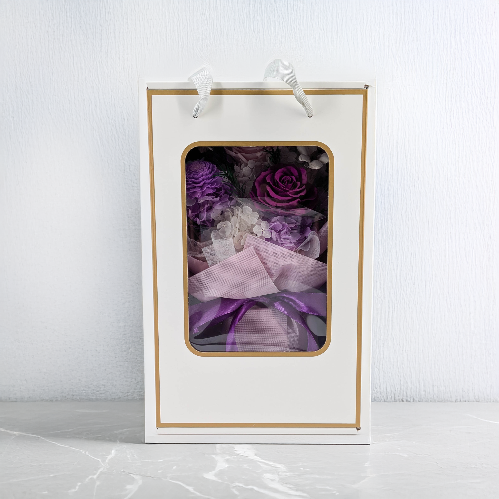Prémiová kytice v krabici - EVERGIVE – A Lasting Gesture – Violet Grace